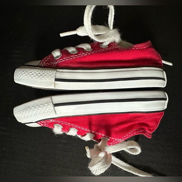 Converse All Star Red & White Size 5.
Kids / Toddler / Baby - Picture 11 of 14